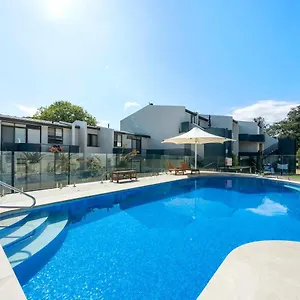 4* Aparthotel Manuka Park Serviced